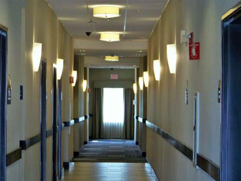 Days & By Wyndham Hotel