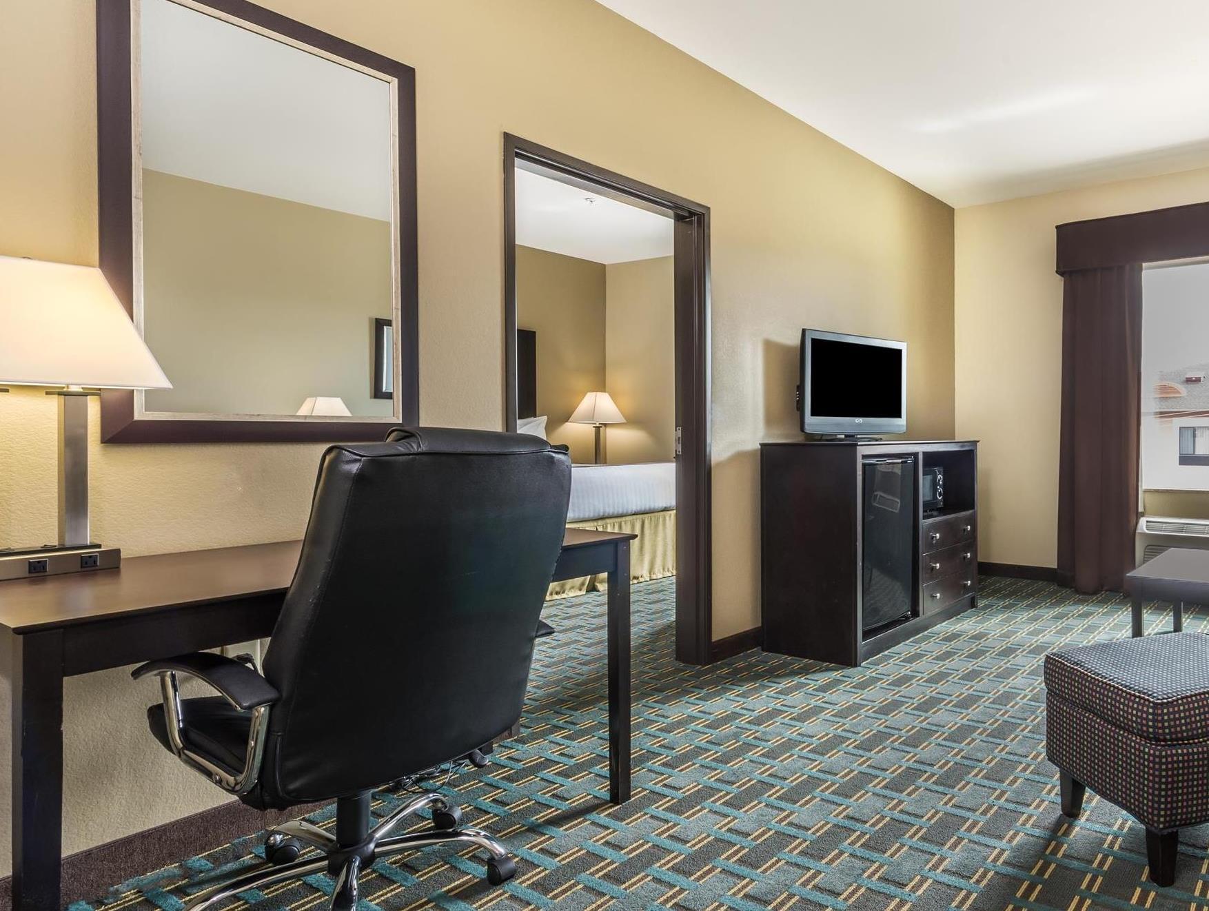 Days & By Wyndham Hotel